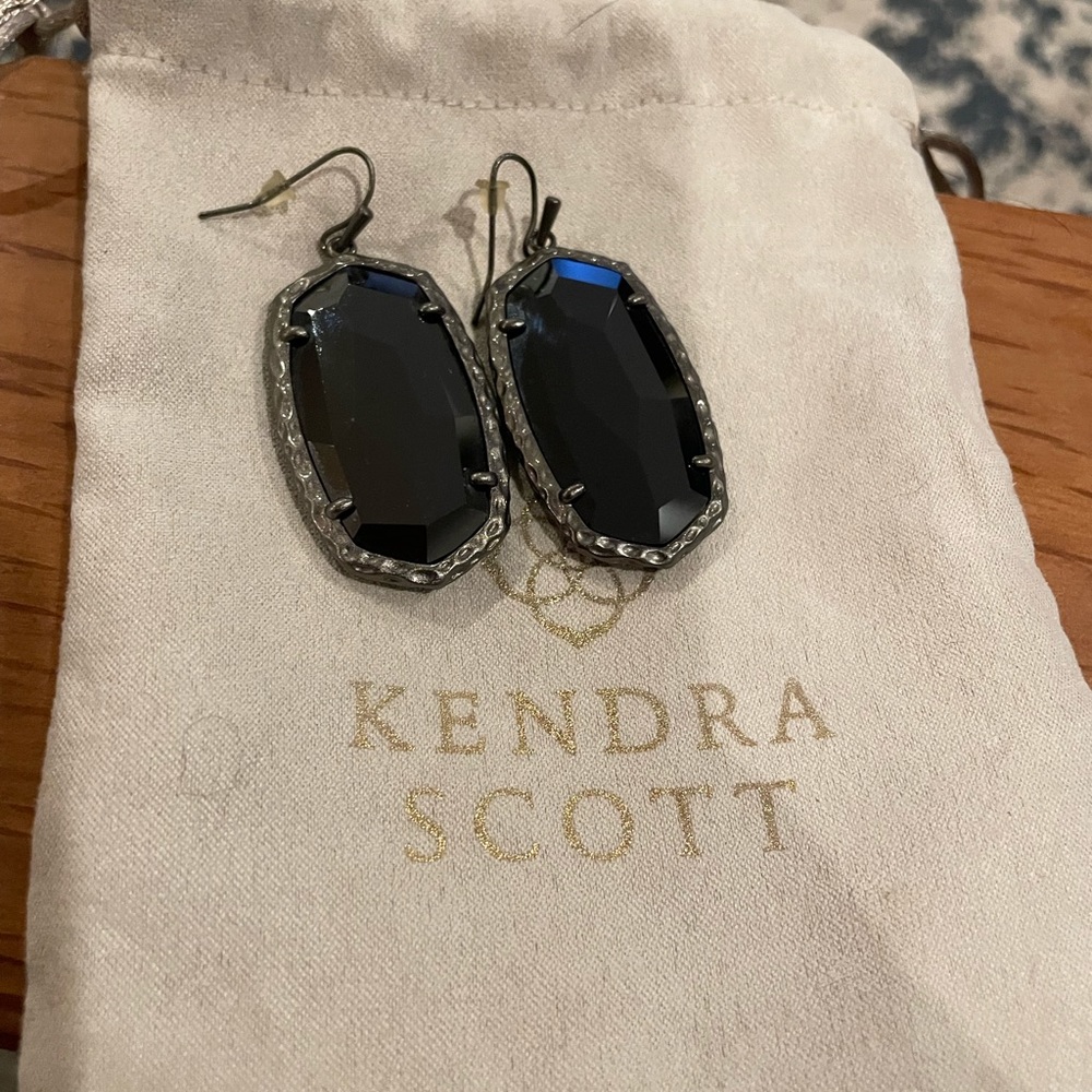 Black Kendra Scott earrings